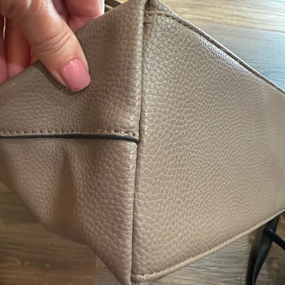 Mathew And Julian vegan leather shoulder bag - Picture 7 of 9